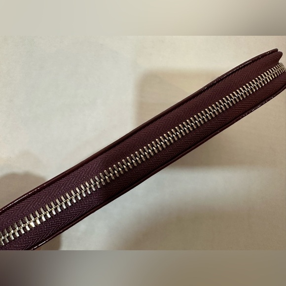 Authentic Dior Patent Trotter Long Zip Wallet on chain - Picture 6 of 10